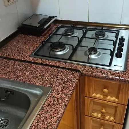 Only 250m From The Locos Τορεβιέχα