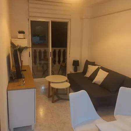 Only 250m From The Locos Apartamento